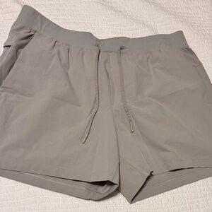 Men’s Lululemon 5” Shorts